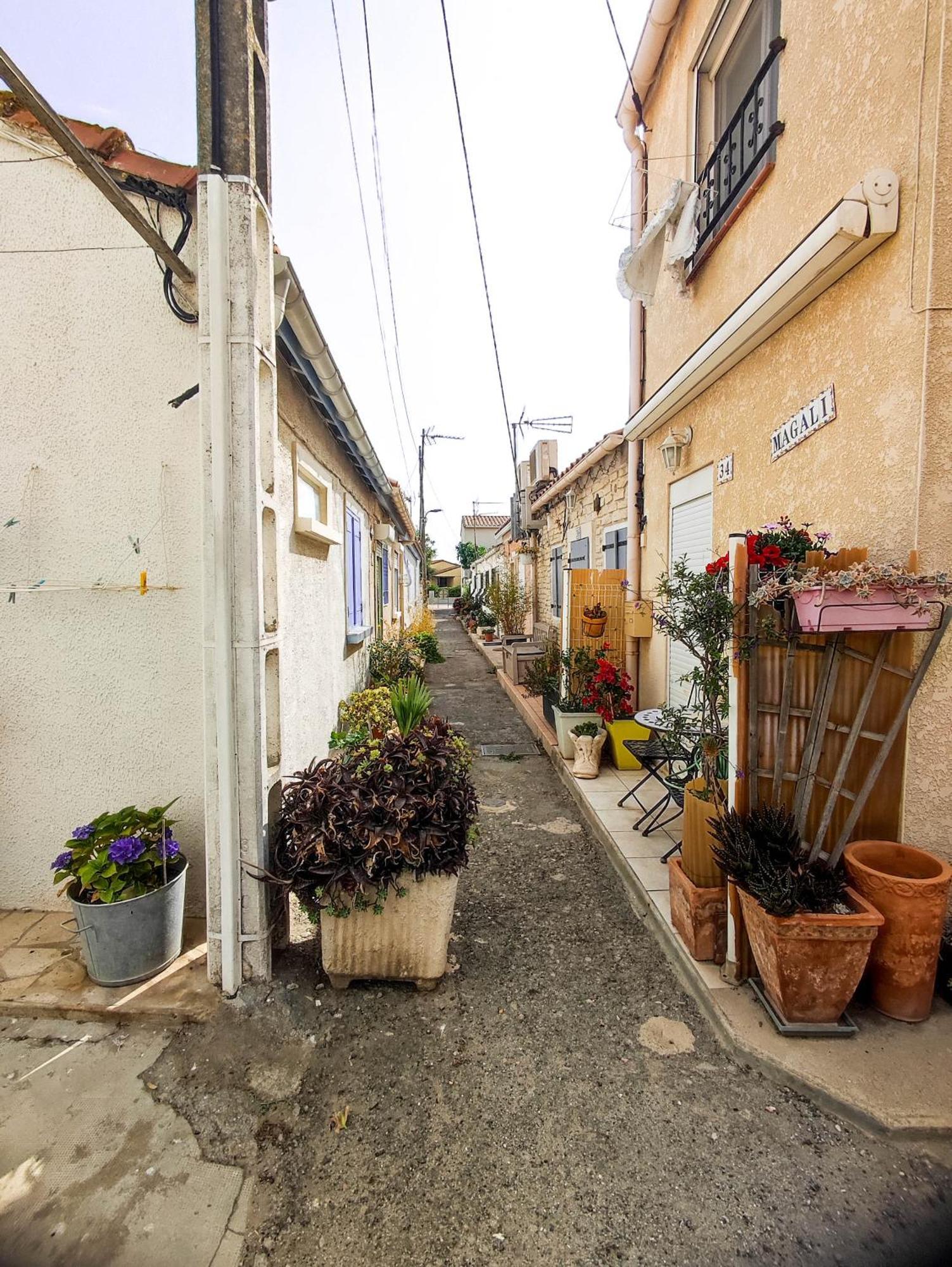 Maisonnette De Pecheur Chauffee Et Climatisee Port-la-Nouvelle Exteriér fotografie